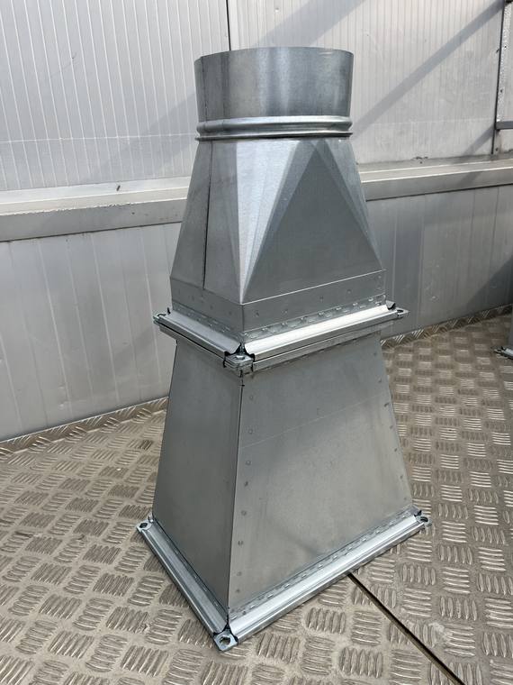 Reducție rectangulară cu racord de capăt